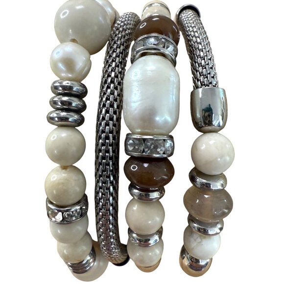 Stackable Bracelet Set Of 4 Silver Tone & Pearl Beaded Stretch Jewelry Elegant D - Picture 1 of 5